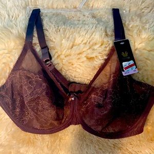 Wacoal Bra 40DD and XL Panty set. NEW with tags.